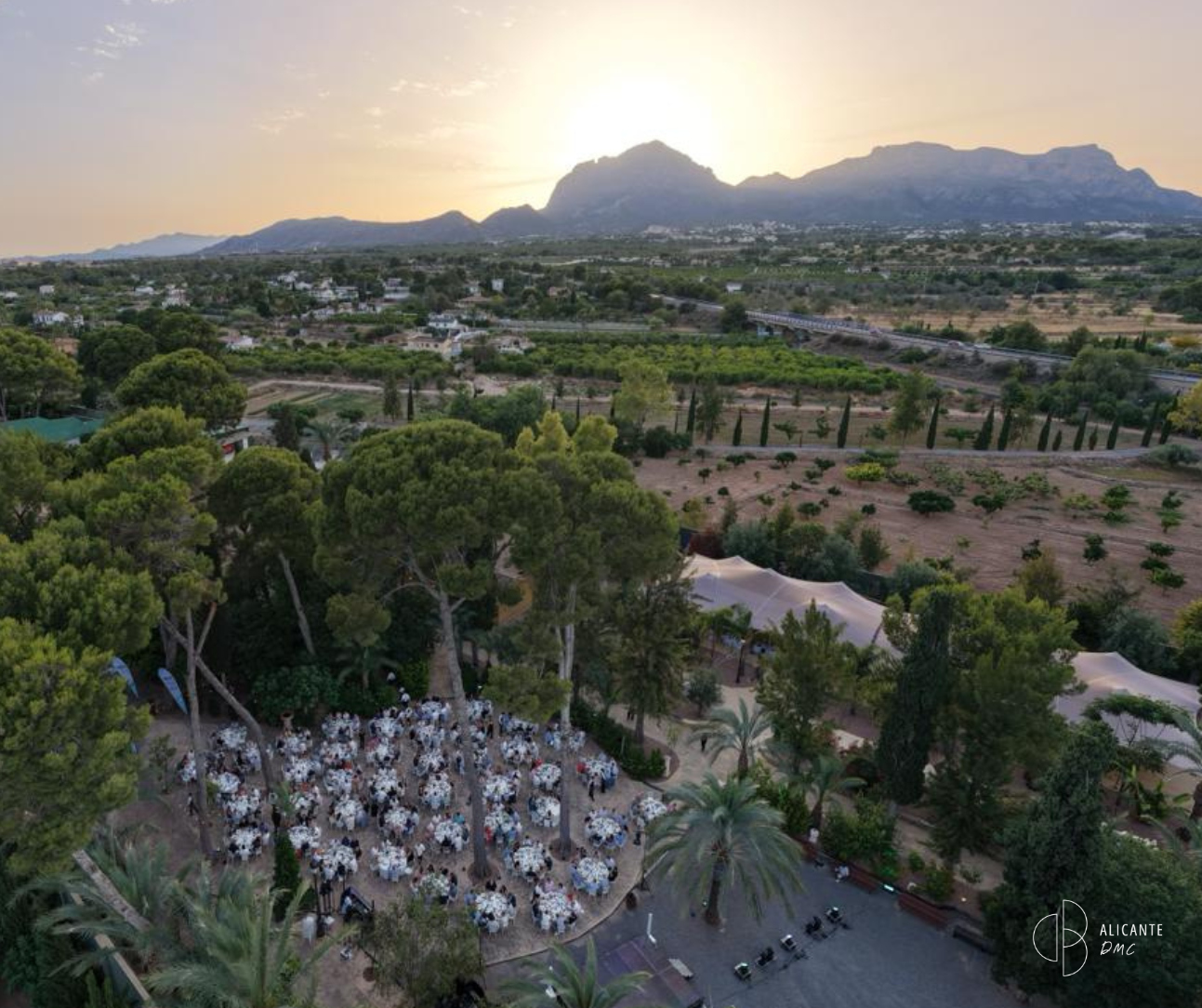 Event Venues in Alicante: Outdoor Gala Dinner for 250 Guests and Client Testimonial 🌠 Eventlocations in Alicante: Gala-Dinner unter freiem Himmel mit 250 Teilnehmenden und Kundenstimme 🌠 www.alicante-dmc.com